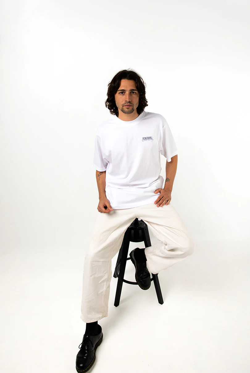 Camiseta Blanca Overthinking Kills Creativity - Image 7