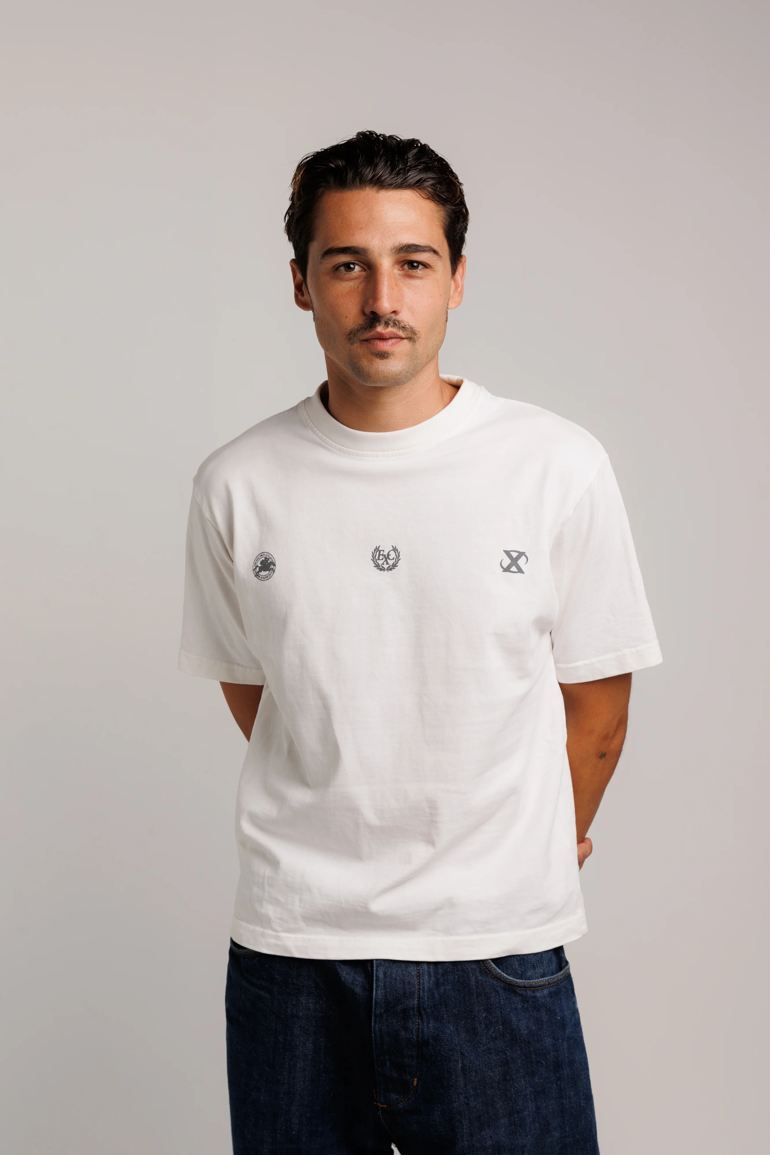 Horse Crown Off-White T-Shirt - Image 5