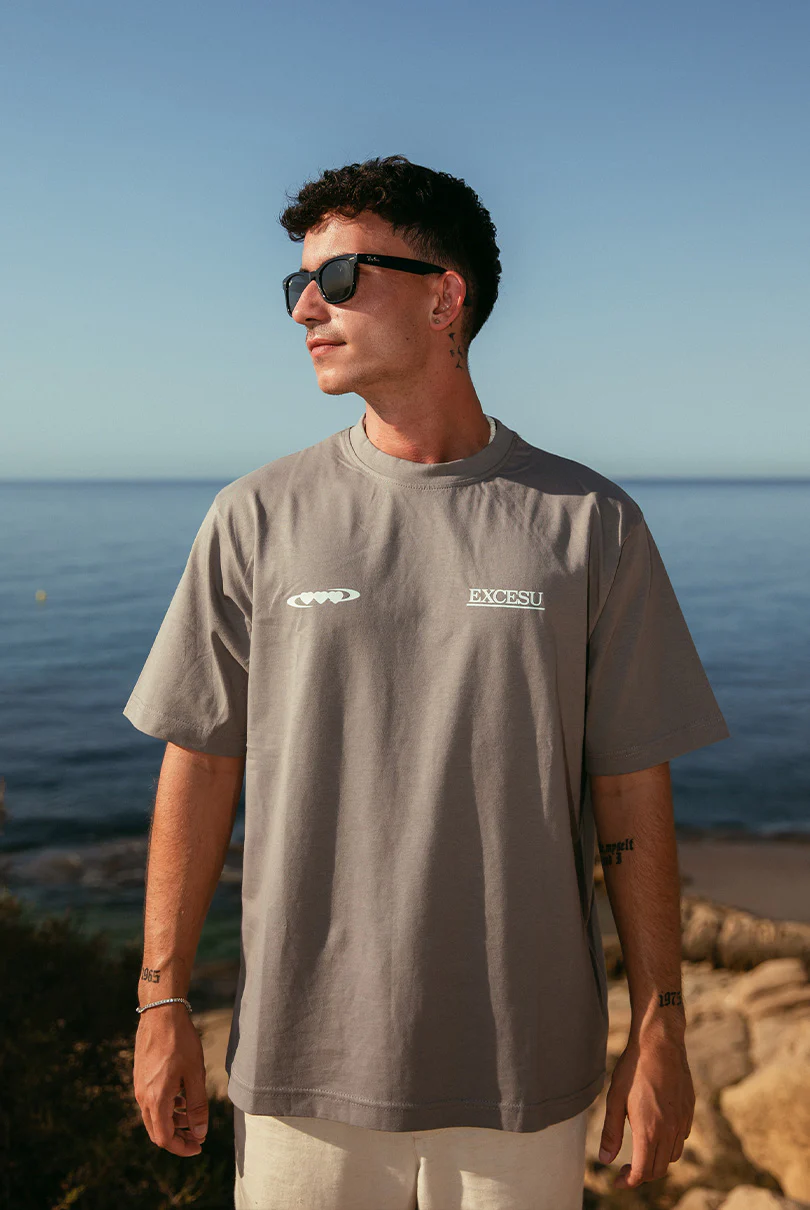 Gray Oversized Valentine's Day T-shirt - Image 3
