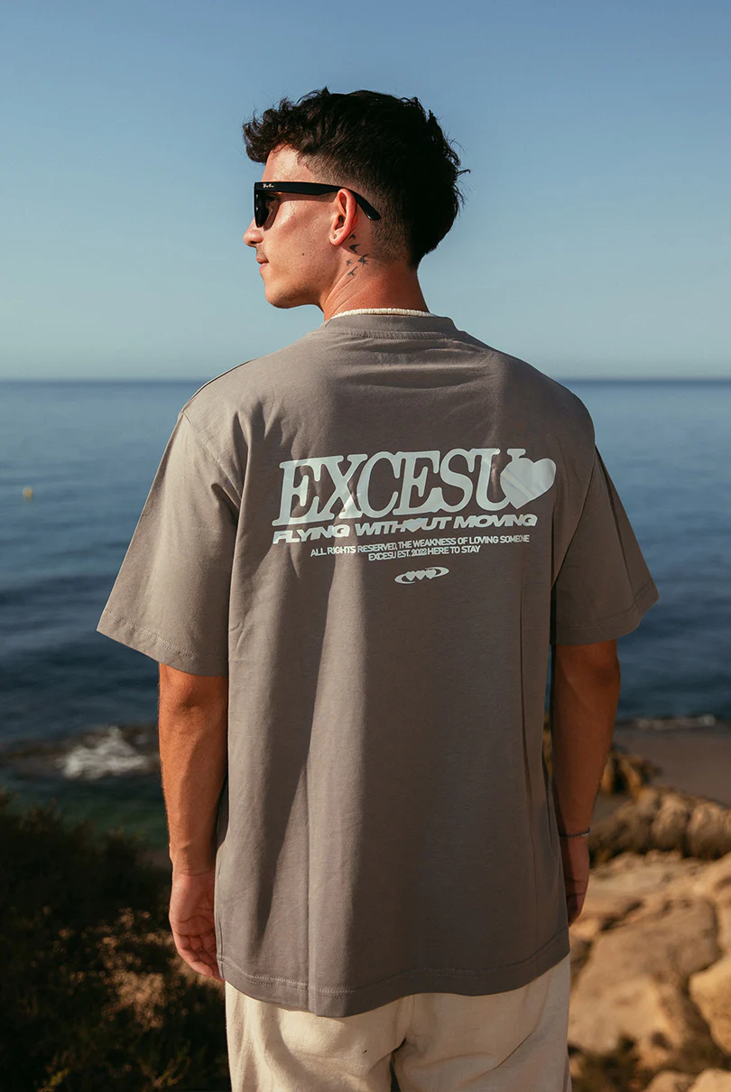 Gray Oversized Valentine's Day T-shirt - Image 4