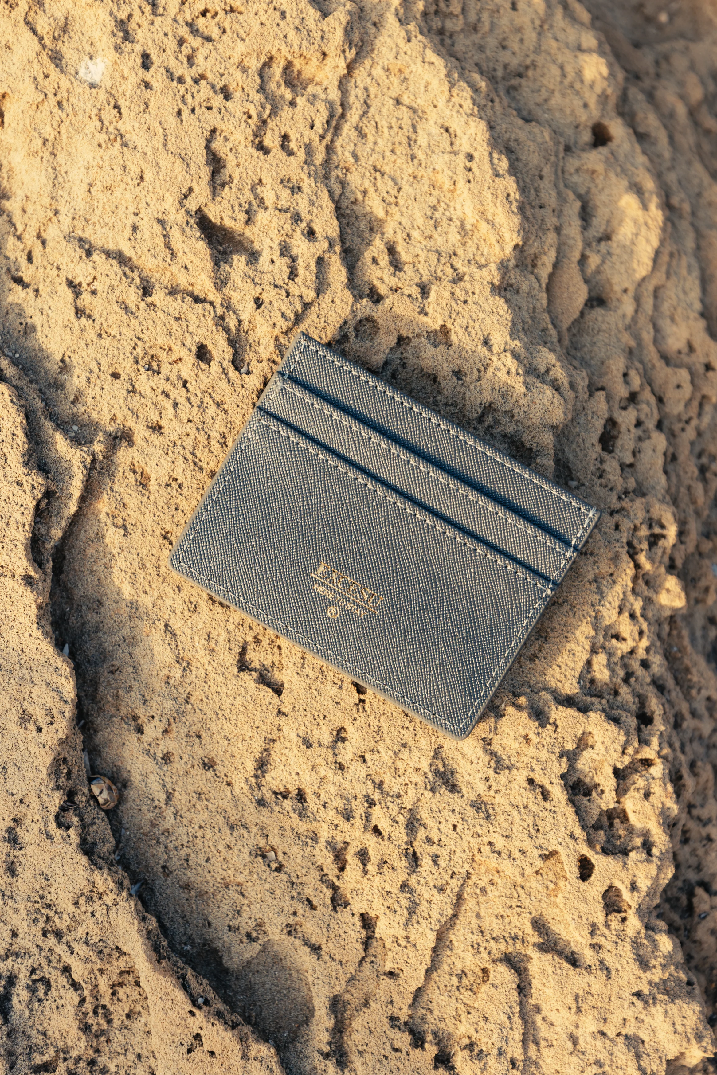 Excesu Gray Card Holder - Image 3